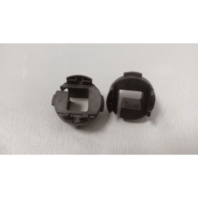 COPPIA ADATTATORI PER KIT XENON XENON Kia Rio, Kia Carens, Hyundai Elantra Azera COPPIA ADATTATORI PER KIT XENON XENON Kia Rio, Kia Carens, Hyundai Elantra Azera